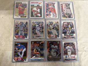 lot 37 image: Lot of 12 Baseball Cards