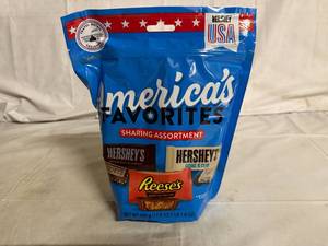 lot 86 image: Bag of Hersheys Americas Favorite Candy Bars