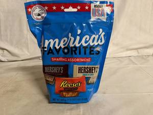 lot 87 image: Bag of Hersheys Americas Favorite Candy Bars