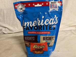 lot 91 image: Bag of Hersheys Americas Favorite Candy Bars