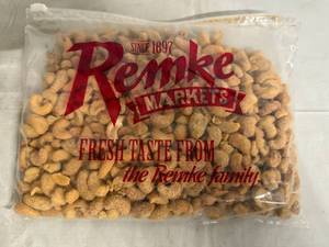 lot 119 image: 1.5lb Bag of Remke Garlic Cashews