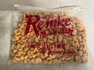 lot 122 image: 1.5lb Bag of Remke Garlic Cashews