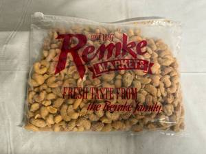 lot 124 image: 1.5lb Bag of Remke Garlic Cashews