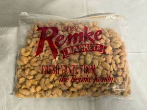 lot 125 image: 1.5lb Bag of Remke Garlic Cashews