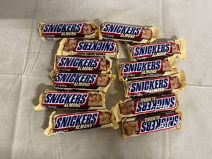 lot 227 image: 12 Snickers Almond Bars