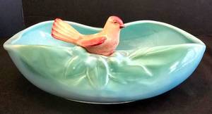 lot 76 image: Nelson McCoy Pottery Bowl with Bird