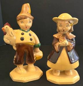 lot 77 image: Pair of Vintage Devonware Figures