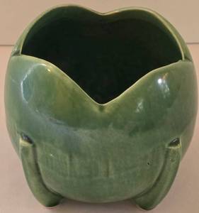 lot 84 image: Small Nelson McCoy Pottery Planter