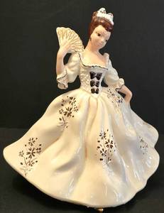 lot 86 image: Florence Ceramics Porcelain Figure