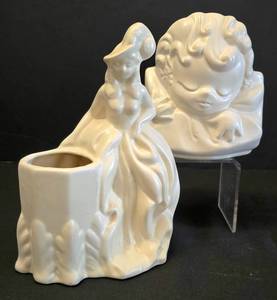 lot 130 image: Vintage Haeger & Hull Planters