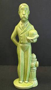 lot 138 image: Unique Red Wing Pottery Gentleman Caller Figure by George Rumrill