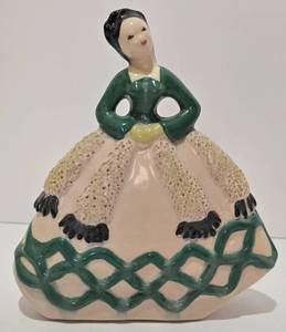 lot 145 image: Vintage Wall Pocket by Kaye of Hollywood