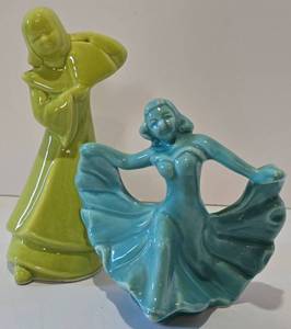 lot 149 image: Vintage Klein & Walker Pottery Glazed Ceramic Figurines