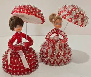 lot 164 image: Pair of Vintage Kitschy Beaded Doll-Head Figures with Umbrellas