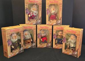 lot 181 image: Snow Whites Seven Dwarfs Collection