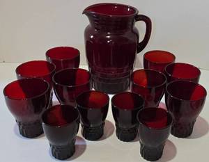 lot 167 image: Vintage Anchor Hocking Royal Windsor Ruby Pitcher & Tumbler Set