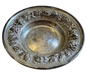 lot 9 image: Vintage Steiff Sterling Silver Floral Embossed Dish