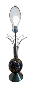lot 39 image: MCM Table Lamp with Gold Speckled Design