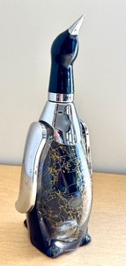 lot 43 image: Vintage Mid-Century 12 Penguin Decanter