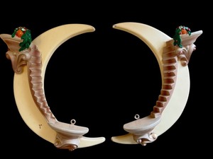 lot 49 image: Pair of Vintage Universal Statuary Wall Hangings