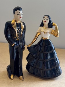 lot 54 image: Vintage Ceramic Couple Figurines with Gold Accents - 8 Tall