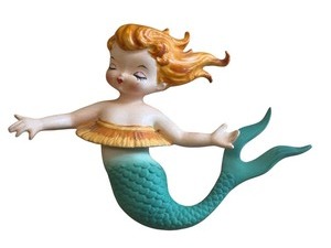 lot 57 image: Vintage Mermaid Wall Hanging Figurine