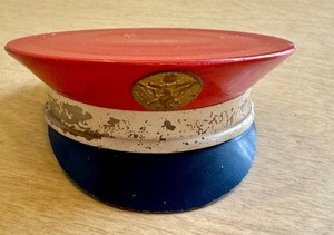 lot 58 image: Vintage Henriette Figural Military Hat Powder Compact Red White Blue Celluloid