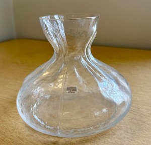 lot 62 image: SEA of Sweden Handblown Glass Vase, 6-inch