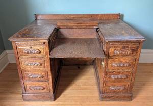 lot 213 image: Vintage Oak Typewriter Desk
