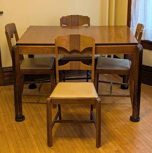 lot 1 image: Vintage Mahogany Art Deco Dining Table Set