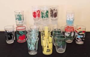 lot 248 image: Variety of Vintage Childrens Juice Glasses