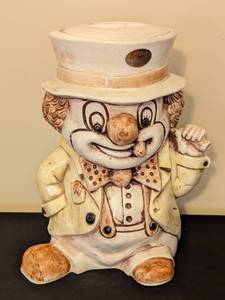 lot 267 image: Treasure Craft Hobo Clown Cookie Jar