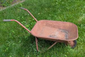 lot 303 image: Vintage Metal Wheelbarrow