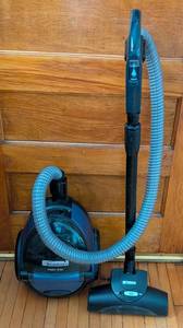 lot 309 image: Kenmore Magic Blue Vacuum Cleaner