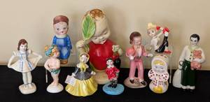 lot 339 image: Large Variety of Vintage Painted Porcelain Children Figurines