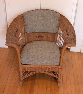 lot 351 image: Wicker Childrens Rocking Chair