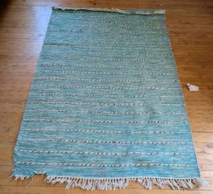 lot 354 image: Teal Woven Wool Accent Rug