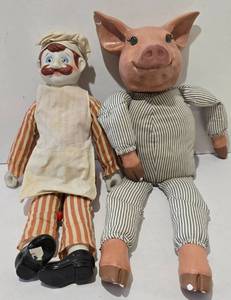 lot 372 image: Vintage Duncan Doll Pig Character Plus Chef Doll