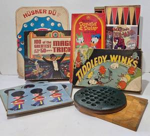 lot 395 image: Fun Vintage Toy Selection