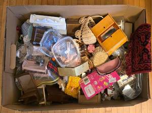 lot 405 image: Grab Box of Doll House Furniture & Accessories