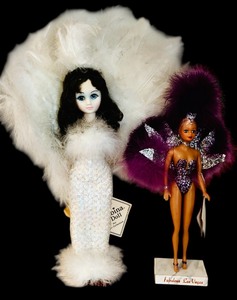 lot 95 image: Set of 2 Collectible Gambina and Showgirl Dolls