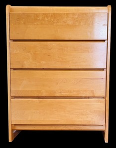 lot 92 image: Vintage Maple Dresser