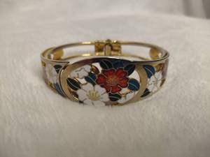 lot 7 image: Floral Cloisonne Clamper Bracelet
