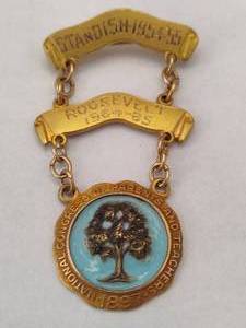 lot 50 image: 10K Engraved National Congress of Parents and Teachers Medal
