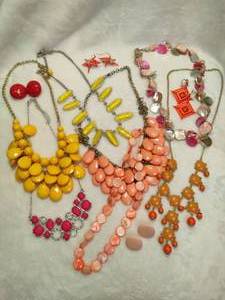 lot 59 image: Assorted Costume NecklacesEarrings