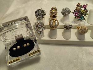 lot 64 image: Costume Statement Rings & CZ Earrings
