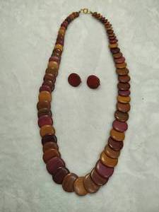 lot 75 image: Caribbean Hardwood Necklace & Matching Earring Set