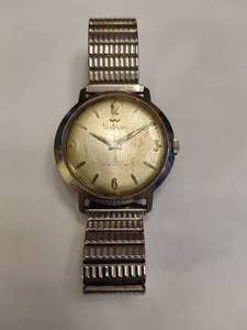 lot 110 image: Vintage Waltham 21 Jewels Mens Watch
