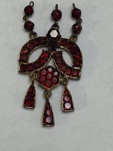 lot 114 image: Faux Garnet Pendant