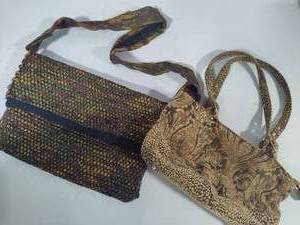 lot 128 image: Jennifer Taylor Tapestry Borcade Shoulder Bag
